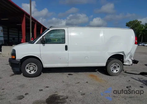 2019 Chevrolet Express 2500 Work Van z USA, uszkodzony, nr VIN 1GCWGAFP9K1275590
